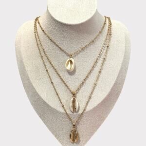 Multilayer Shells Necklace